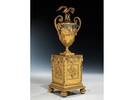 Höchst dekorative vergoldete Tischuhr George III im Stil von Matthew Boulton